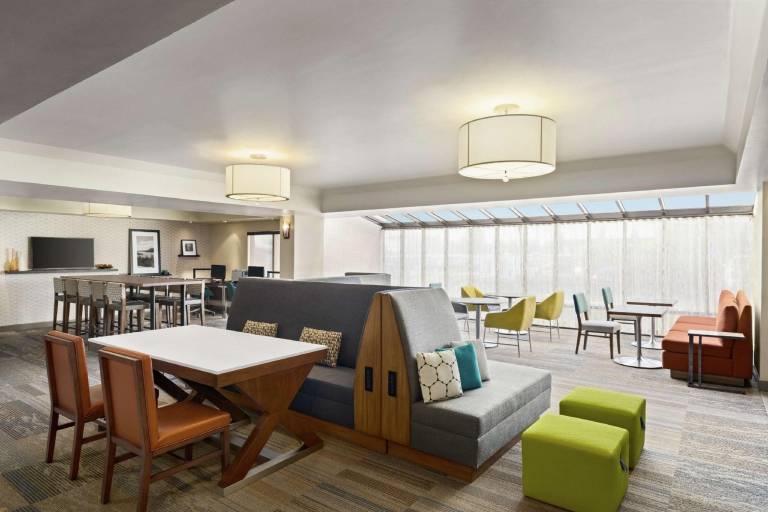 Hampton Inn Portland Airport — photo 5