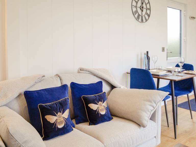Family-friendly lovely cottage with garden | River view | Dogs allowed — photo 5