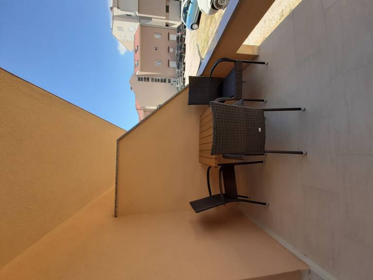 Apartment with garden & patio | Garden view — photo 5