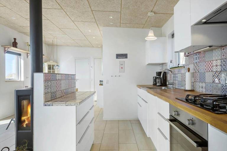 Fully equipped vacation home with patio & barbeque | Beach nearby | Dogs allowed — photo 4
