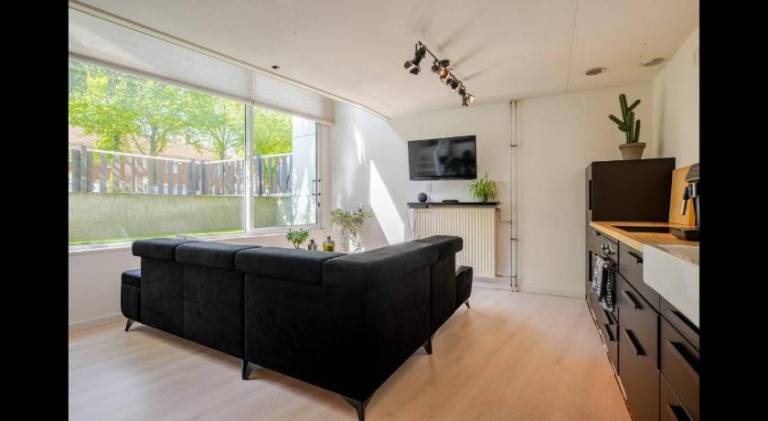 Quiet Garden Room Amsterdam West - by Peter — photo 2