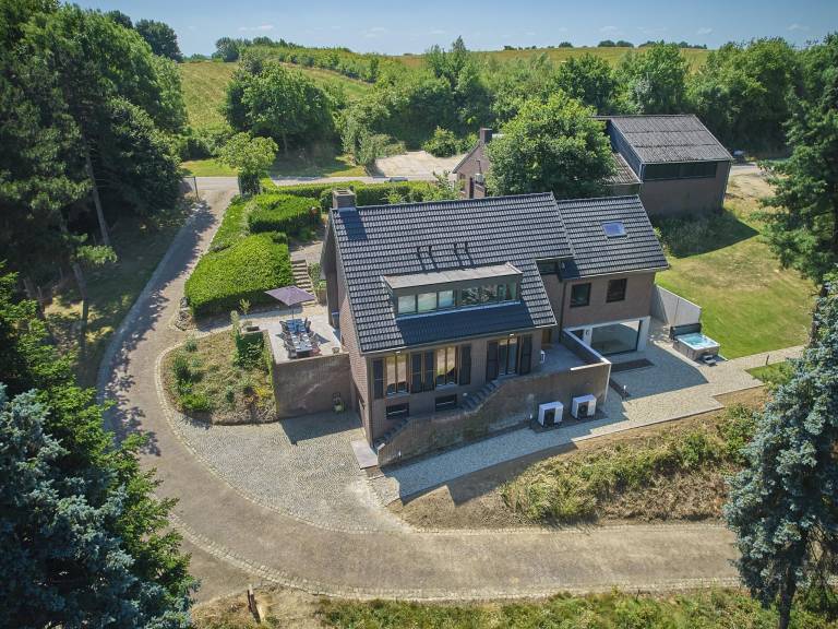 200 m&sup2; Villa