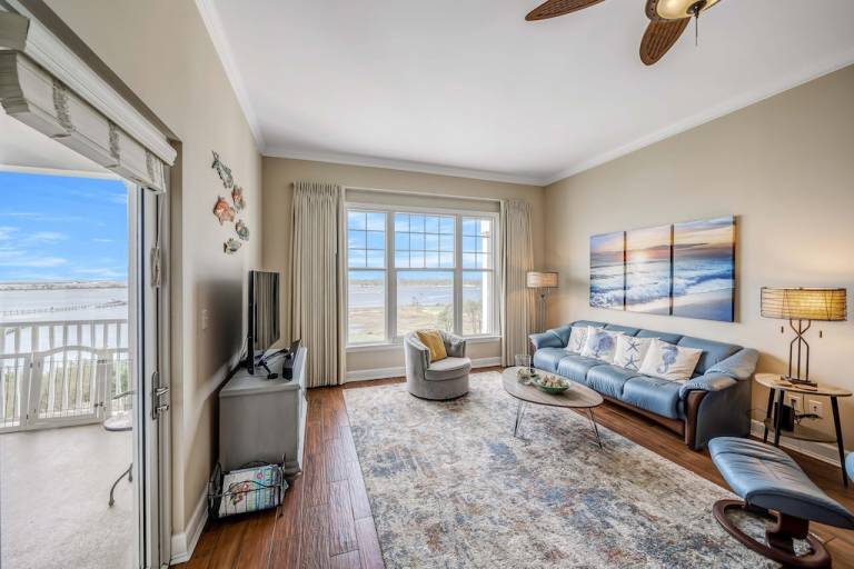 Condo Upper Grand Lagoon