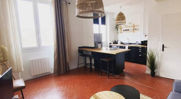 Apartment | Next to Marseille Cathedral — photo 2