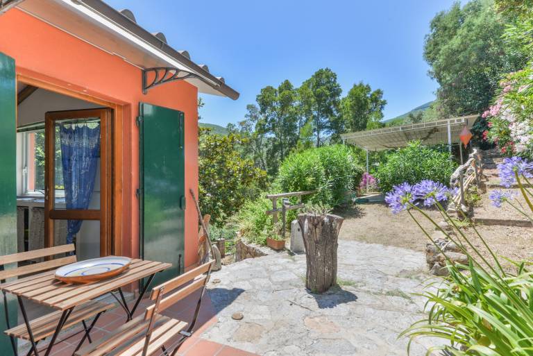 Fully equipped villa with barbeque, patio & garden | Garden view | Next to the beach | Pet-friendly in Marciana Marina