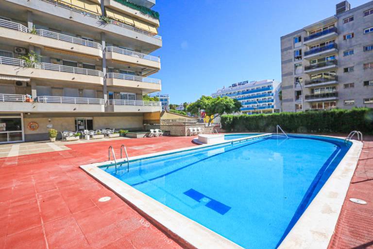 Rental apartment with terrace & yard | Beach nearby | Pets allowed in Cambrils
