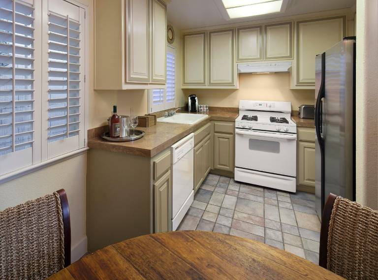 Pelican Inn & Suites — photo 5