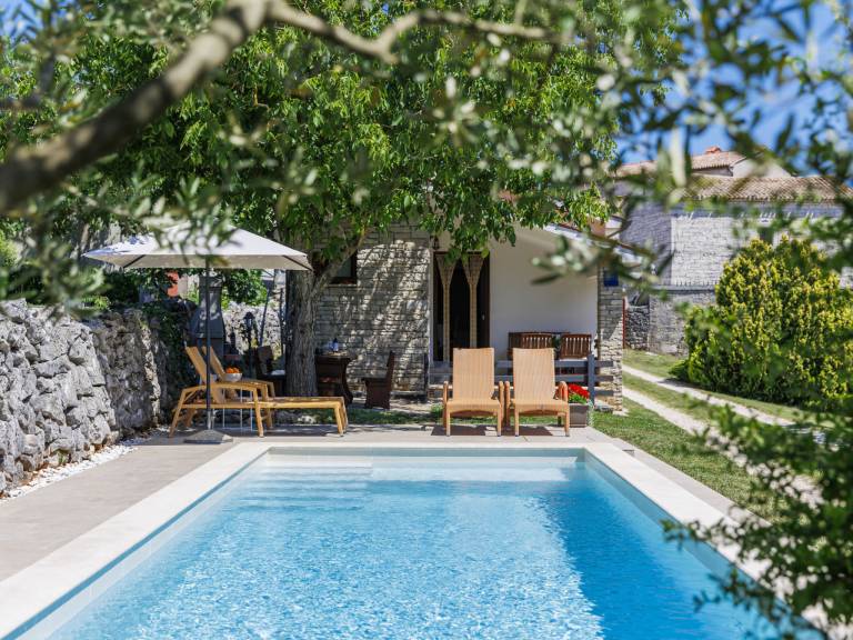 Ferienhaus Tinjan