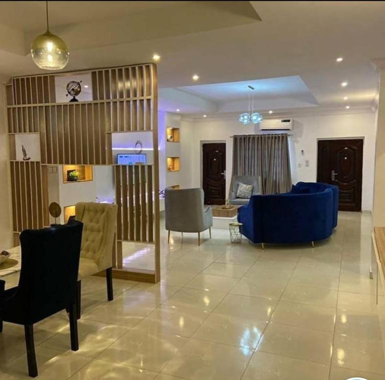 Holiday apartment with pool & yard in Lagos