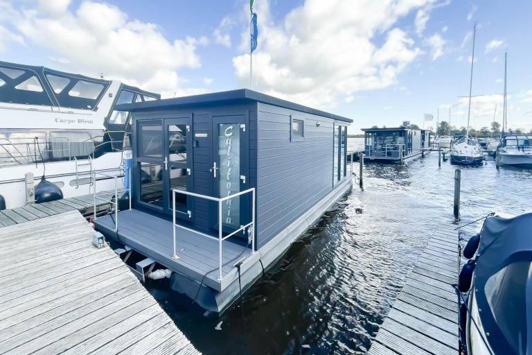 Wonderful boat with patio | Dogs allowed — photo 5