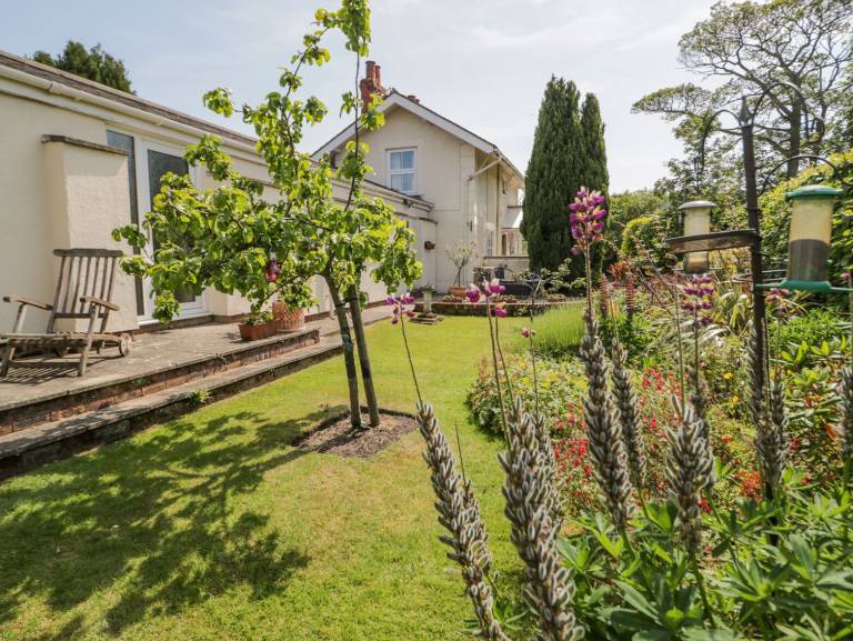 Cottage  Neston