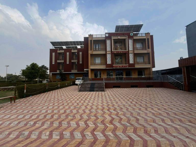 Amar Mahal Hotel and Restaurant