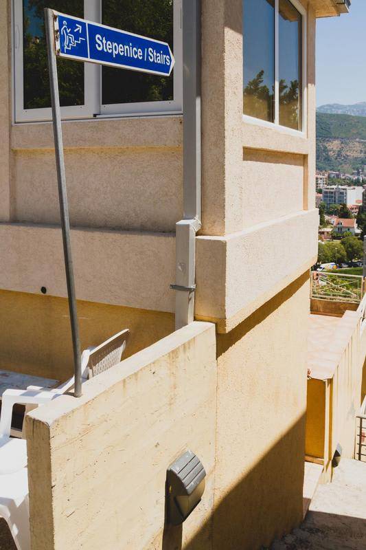 Apartment with terrace — photo 3