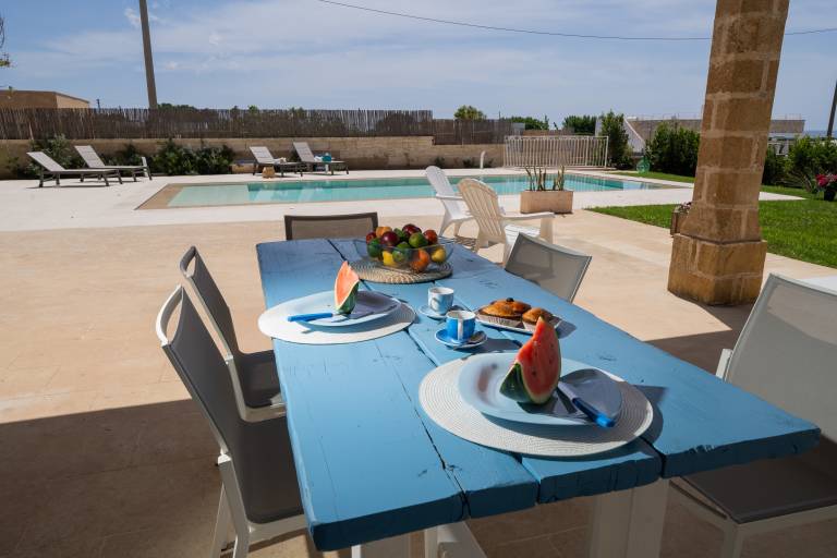 Family-friendly vacation home with barbeque, private pool & garden | Beach view | Next to the beach | Dogs allowed — photo 2