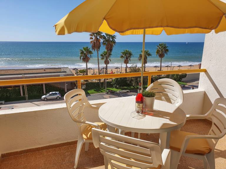Family-oriented apartment | Beach nearby | Pets are welcome — photo 2