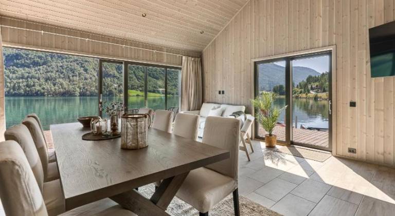 House with pool & hot tub | Pets are welcome — photo 3