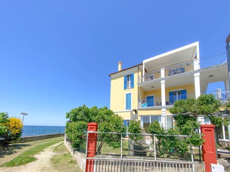 Rental apartment with 2 rooms for 4 persons — photo 3
