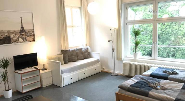 Holiday apartment with terrace & yard in Halle (Saale)