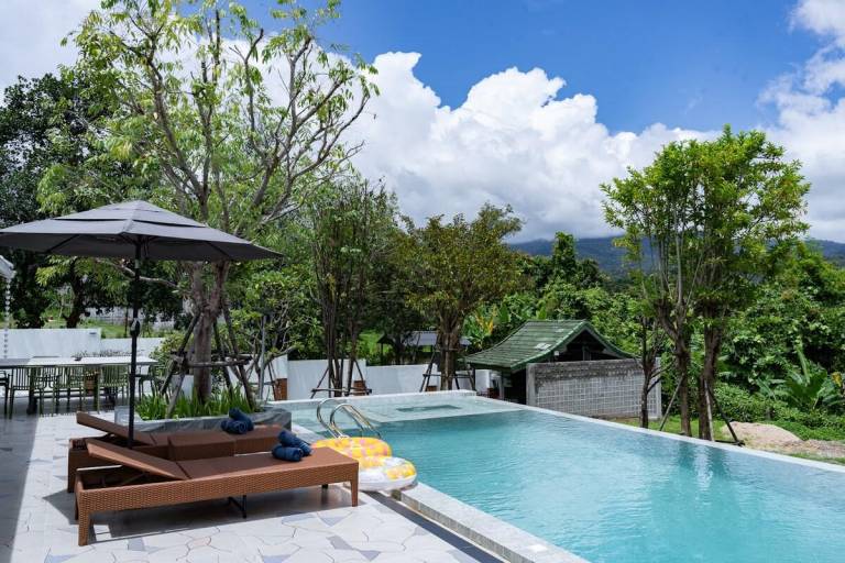 House with pool, jacuzzi & grill | Perfect for remote work — photo 5