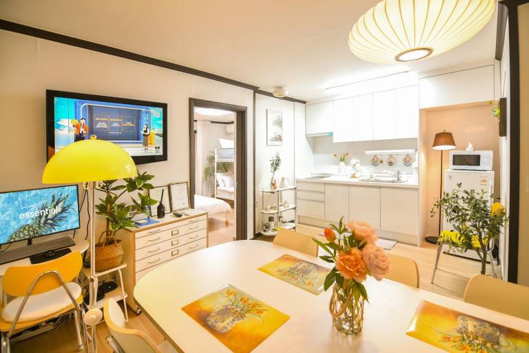 Family-oriented big house with yard | Next to Gwanghwamun | Dogs allowed — photo 2