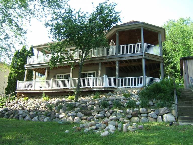 House  Delton