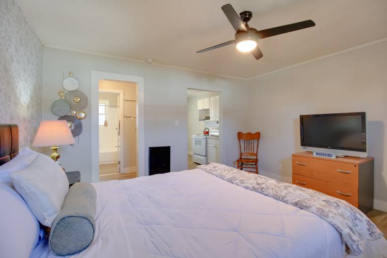 Cozy Huntsville Studio Near Lowe Mill — photo 2
