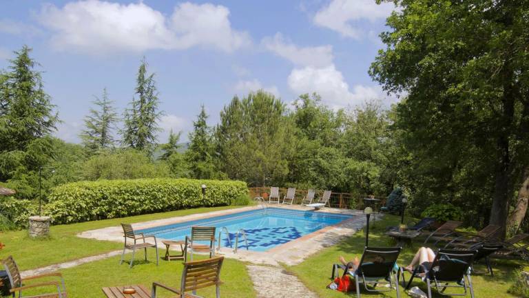 Ferienwohnung mit Terrasse, Pool und Garten