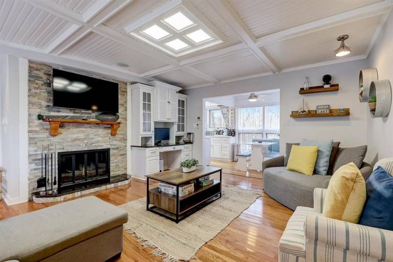 House  Suwanee