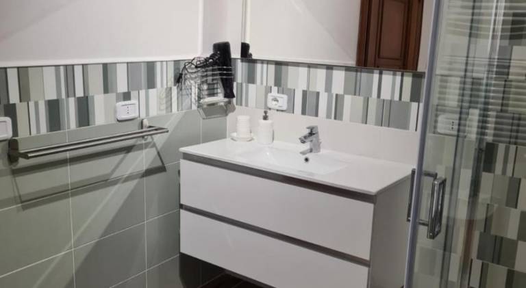 Rental apartment with 2 rooms for 4 persons — photo 4