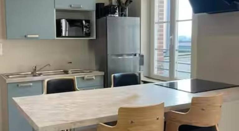 Rental apartment with terrace & yard — photo 4