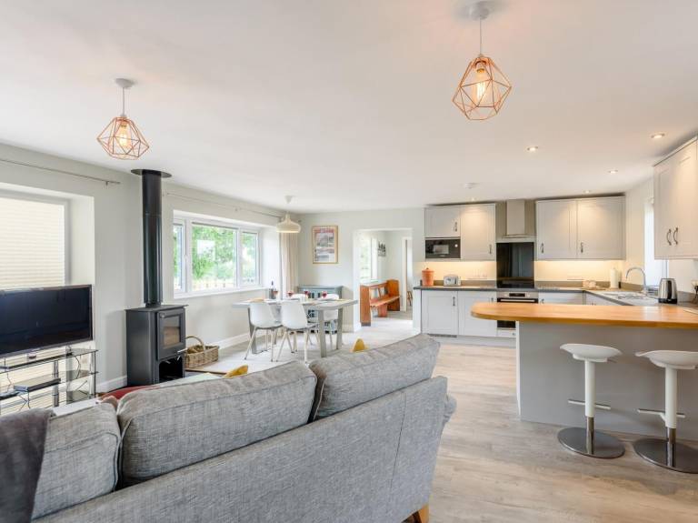 Fully equipped wonderful cottage with garden & grill | Pet-friendly in Gloucester