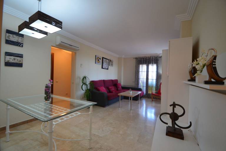 Holiday apartment with terrace, pool & garden — photo 3