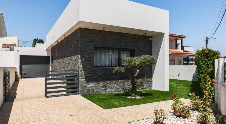 Villa with private pool, BBQ & terrace — photo 4