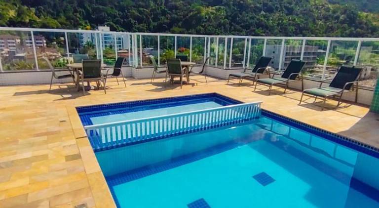 Apartamentos a 200m praia das Toninhas - Condominio Vista Verde Piscina na Cobertura com vista Esp in Ubatuba