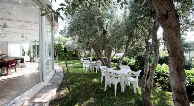 House with terrace, garden & pool — photo 4