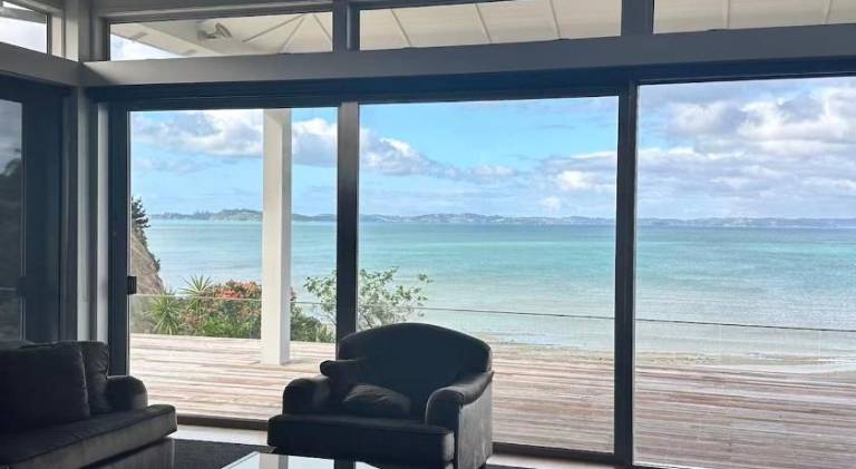 Villa with 1 room for 10 persons in Auckland