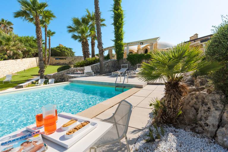 Fully equipped villa with terrace, barbecue & private pool | Pets are welcome — photo 2