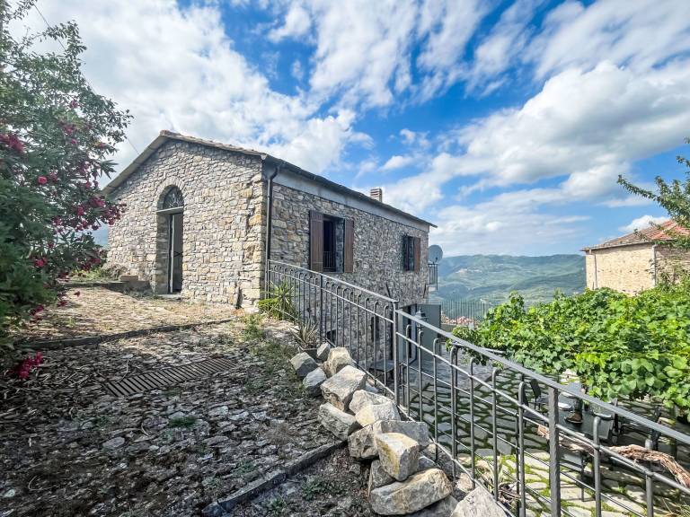 Ferienhaus in Lucinasco, Chiusanico für max. 7 Personen