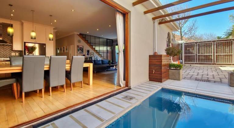 Spacious house with pool | Near District Six Museum | Pet-friendly — photo 4