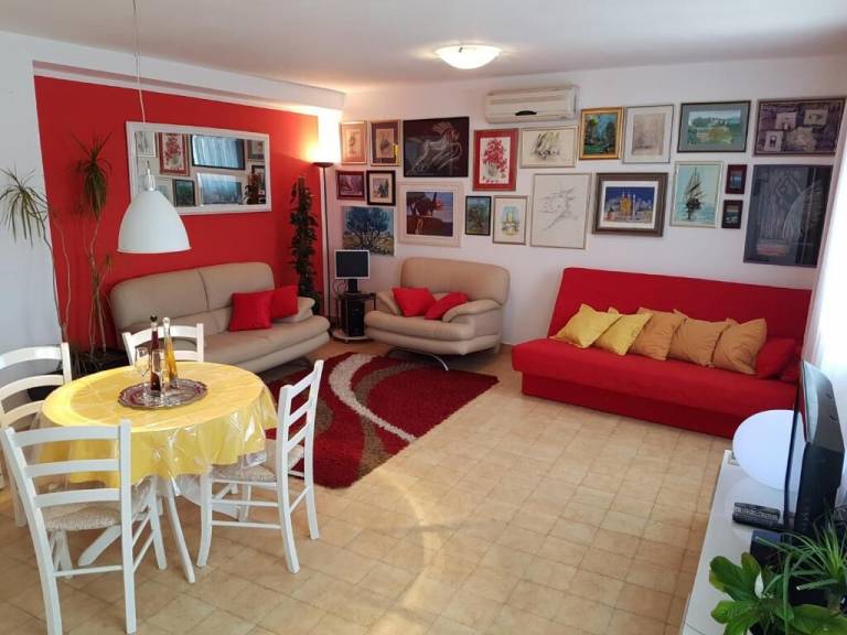 Apartments Svjetlana in Vodice