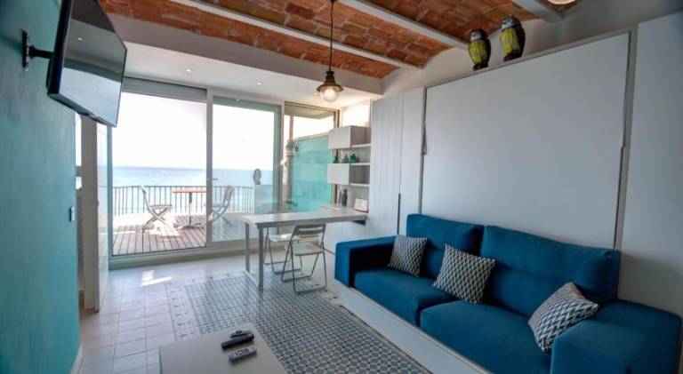 Rental apartment with patio — photo 2