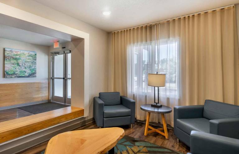 Extended Stay America Select Suites - Tampa - Brandon - East — photo 3