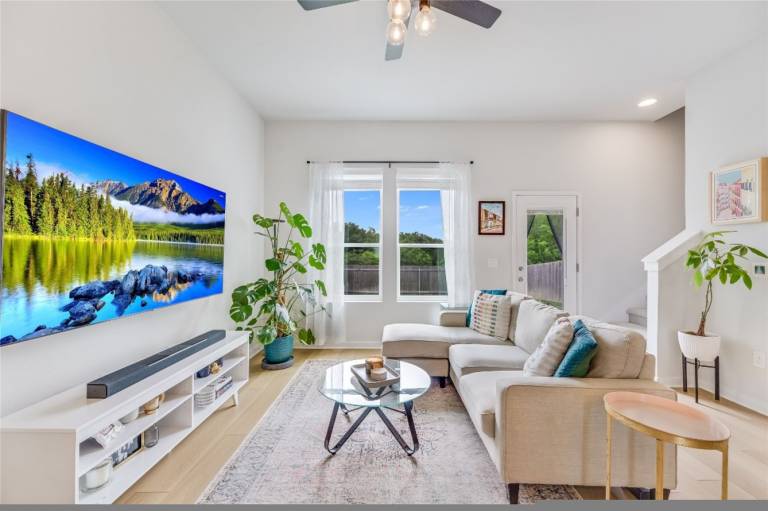 Spacious 2BR Flex Room Home Near Tech Campuses