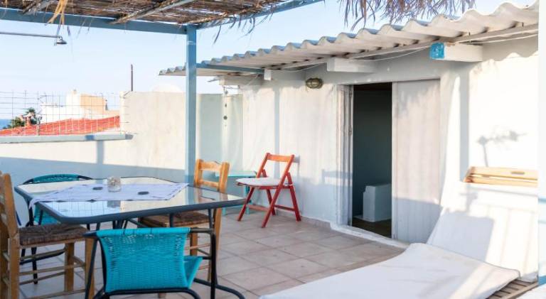 Vacation home with terrace — photo 3