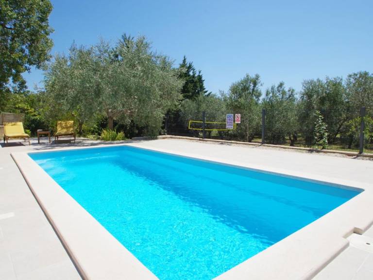 Fully equipped house with private pool, BBQ & yard | Nature view | Pets are welcome — photo 3