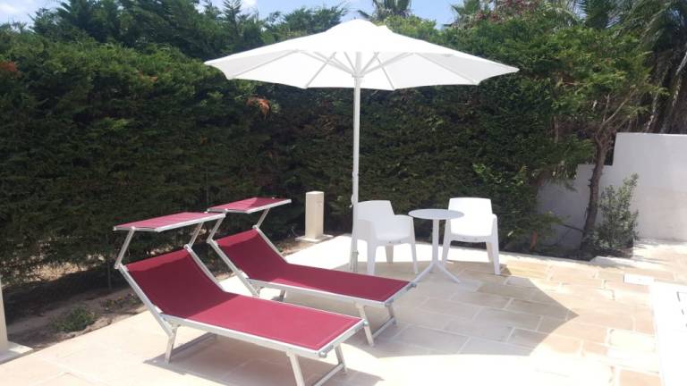 Villa with garden & private pool — photo 2