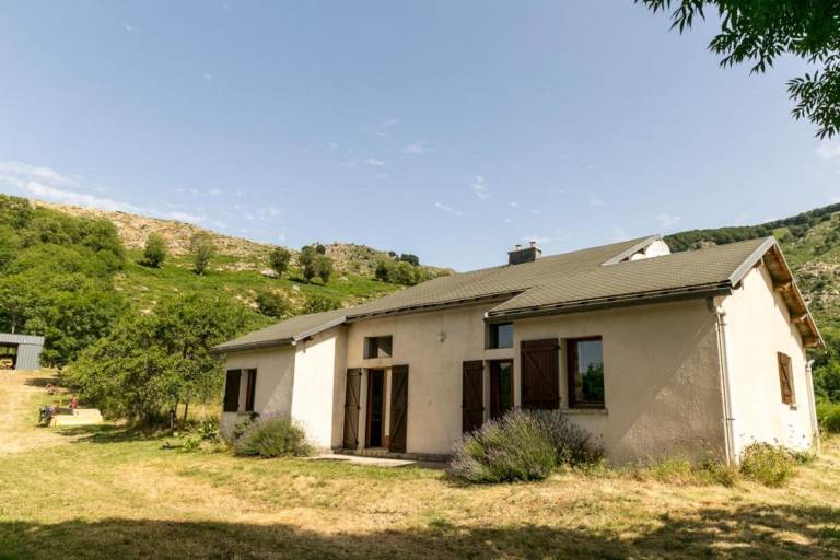 Cottage 'Gite Saint Guiral' with Mountain View, Private Terrace and Private Garden in Millau
