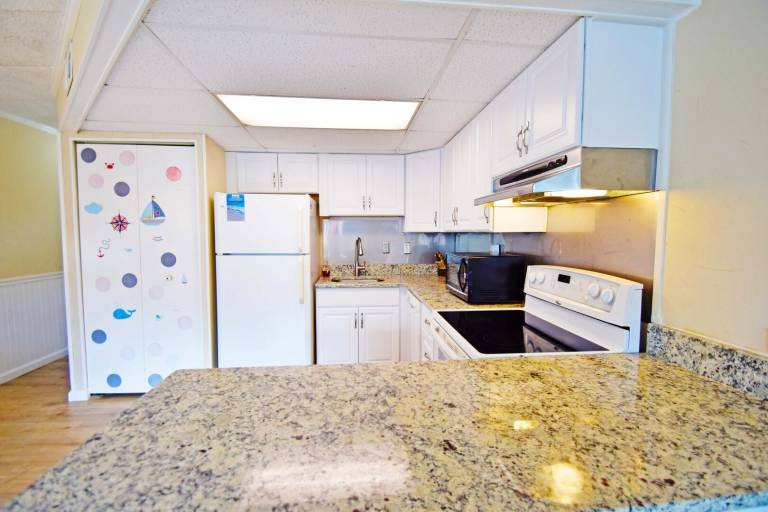 Condo with 1 room for 5 persons — photo 5