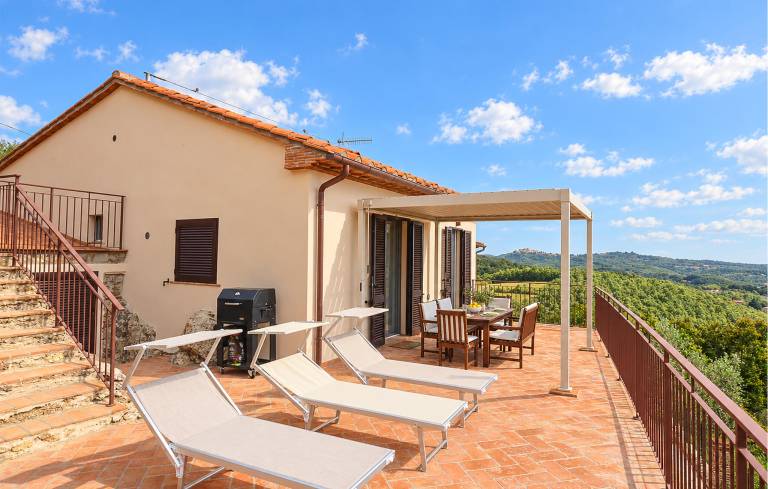 Maisonettewohnung mit Pool, Garten und Whirlpool | Panoramablick