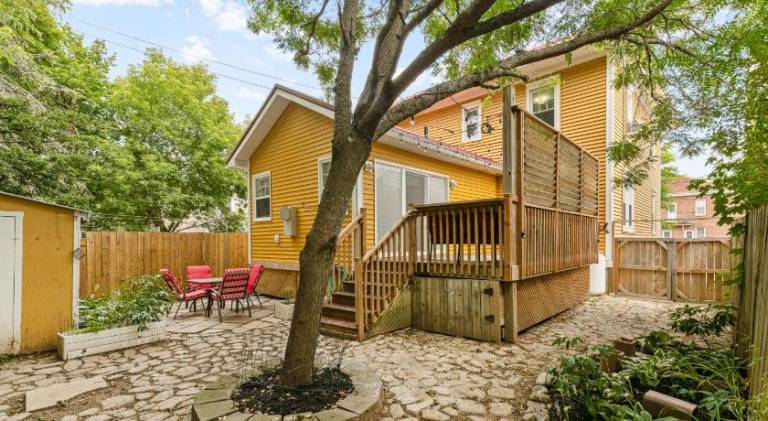 Vacation home with hot tub | Dogs allowed in Moncton, NB